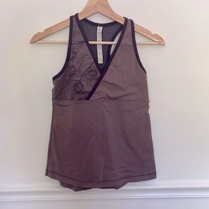 Lululemon Athletica - Sports Exercise Top with Bra -  Size 9